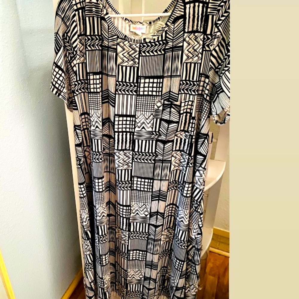 Carly Dress by Lularoe